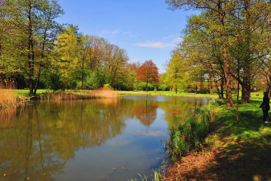Ob im sommerlichen Schwelgernpark, an der Rheinaue in Walsum oder bei einer Hafenrundfahrt. Duisburg hat viele Möglichkeiten, zu schauen und zu bummeln. Was machen Sie, wenn es darum geht, in der eigenen Stadt Urlaub zu machen?