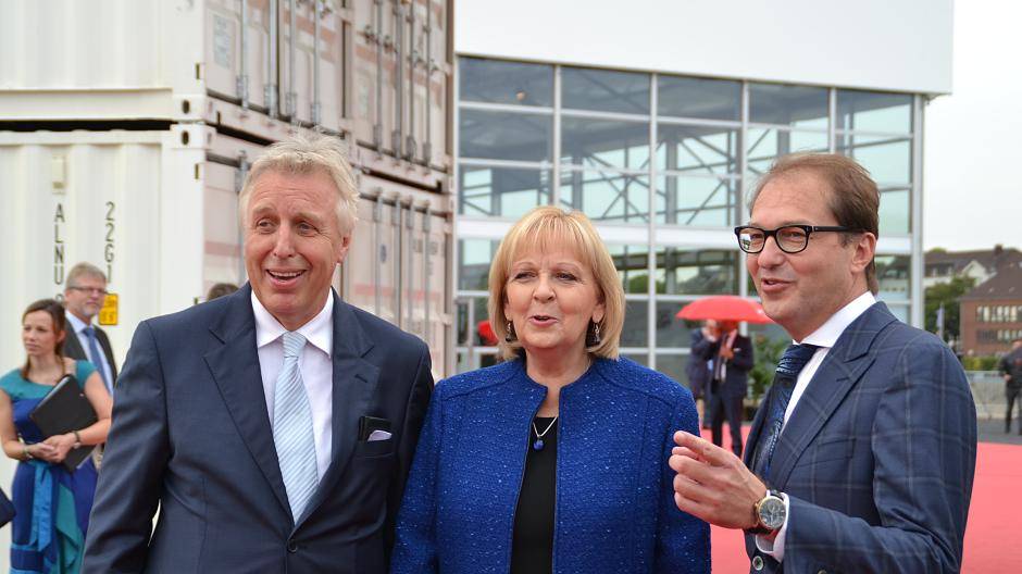 Große Feier auf der Insel