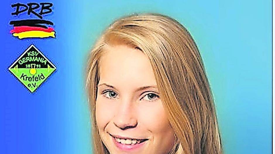  Autogrammkarte von Aline Focken. 