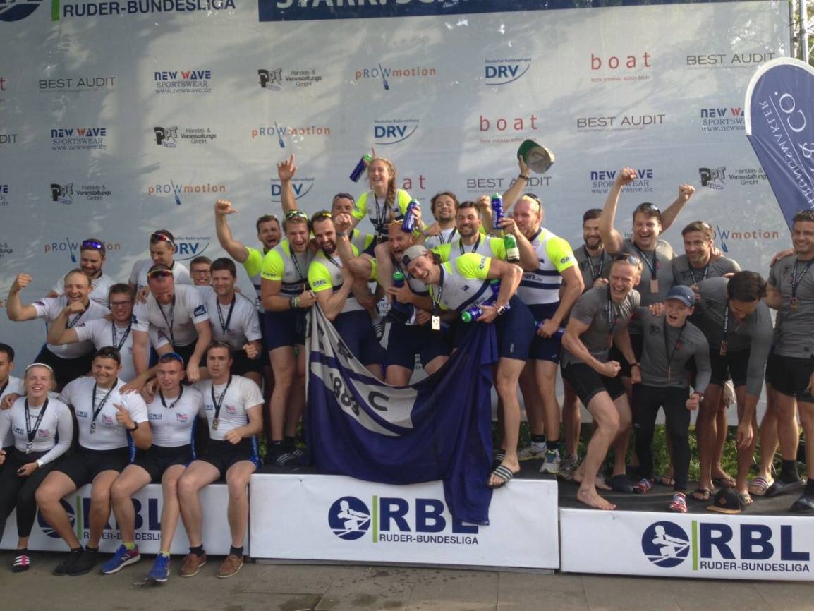 Achter auf dem Weg zur Titelverteidigung: CRC-Ruderer trotzen schweren Bedingungen