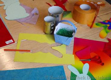 Bastelwerkstatt und Eiersuche in der Stadtbibliothek