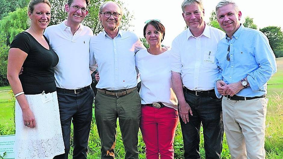 Waren vom „Speed-Dating reloaded“ mit Barbecue beim Golfpark Meerbusch angetan (v.l.): Angela Munkert, Beirat Kommunikation, Stephan Langer, Vorstand Programm, Präsident Dirk Krüssenberg, Andrea Rabe, Geschäftsstellenleiterin des MCD, Stefan Arcularius, Geschäftsführender Vorstand, Stephan Rahn, Vorstand Kommunikation.