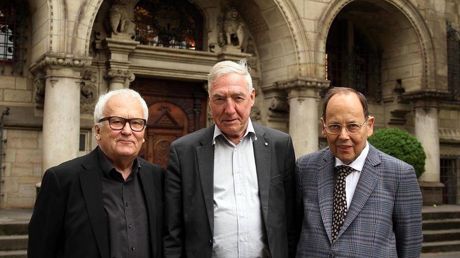  Holk Freytag, Prof. Dr. Wilhelm Sandmann und Dr. Dierk Freytag (v.l.n.r.). haben das Thema initiiert. 