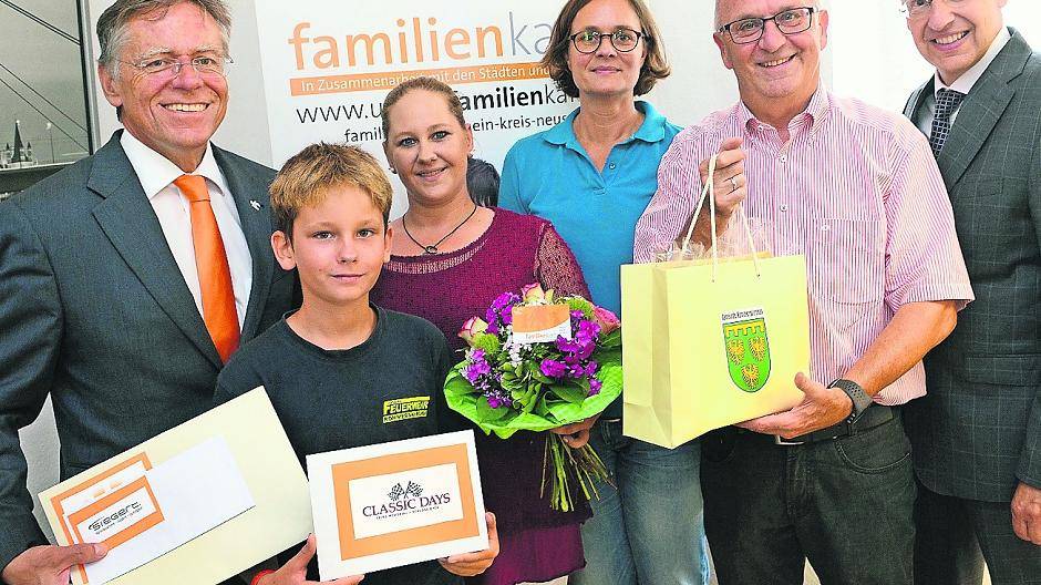 V.l.: Landrat Hans-Jürgen Petrauschke, John und Susanne Effgen, Marion Klein, Hermann Schnitzler und Kreisdezernent Tillmann Lonnes.