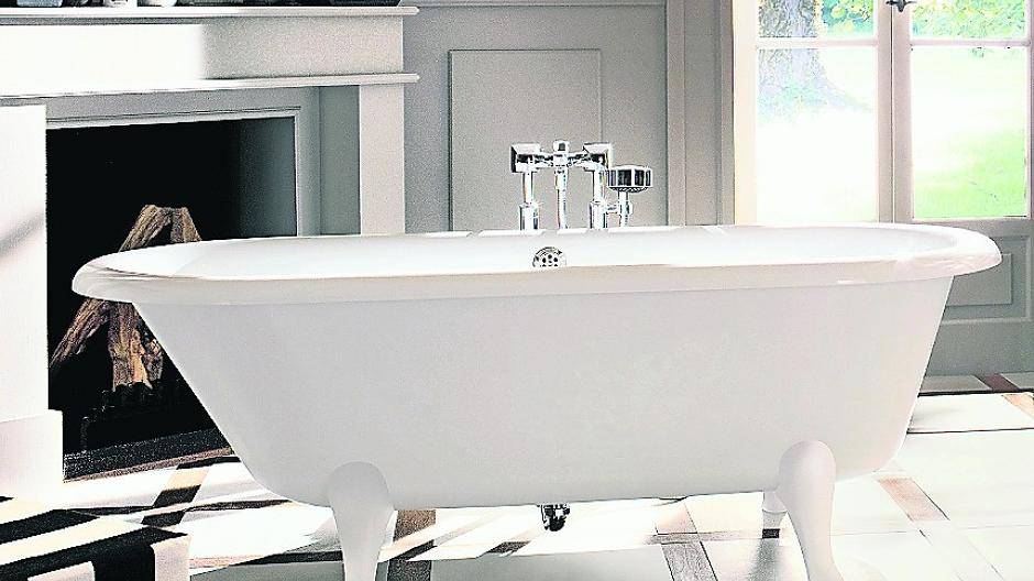  Wohlsein dank warmem Wannenbad: So einfach entstehen Glücksmomente. 