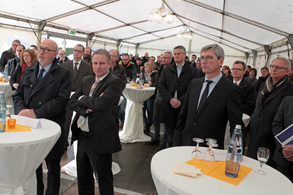  Wenn zwei städtische Versorger kooperieren und noch dazu ein Landesminister kommt, ist das Interesse natürlich groß. 