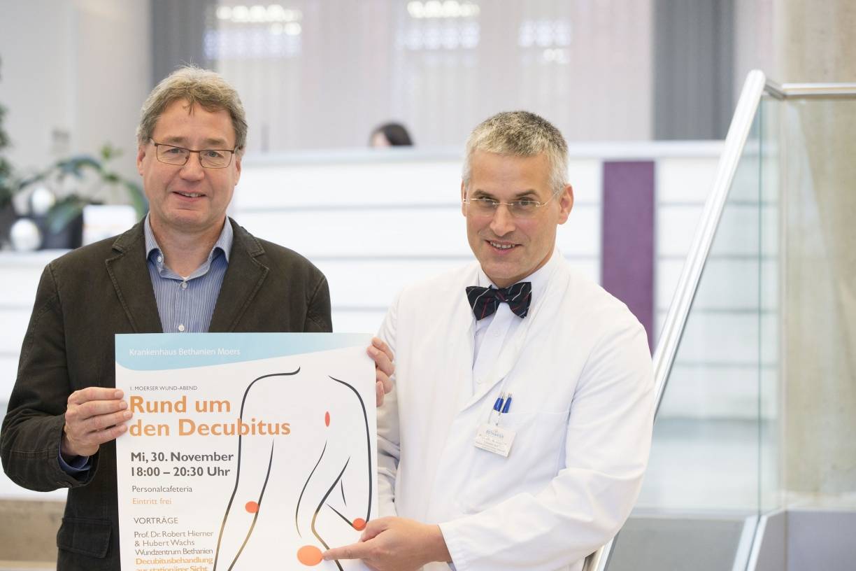  Hubert Wachs, pflegerischer Leiter, und Prof. Dr. Robert Hierner, Ärztlicher Leiter des Wundzentrums Bethanien, laden zum 1. Moerser Wundabend. 