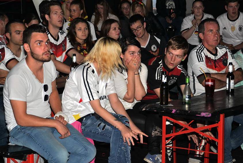 Nach einem skeptischen...