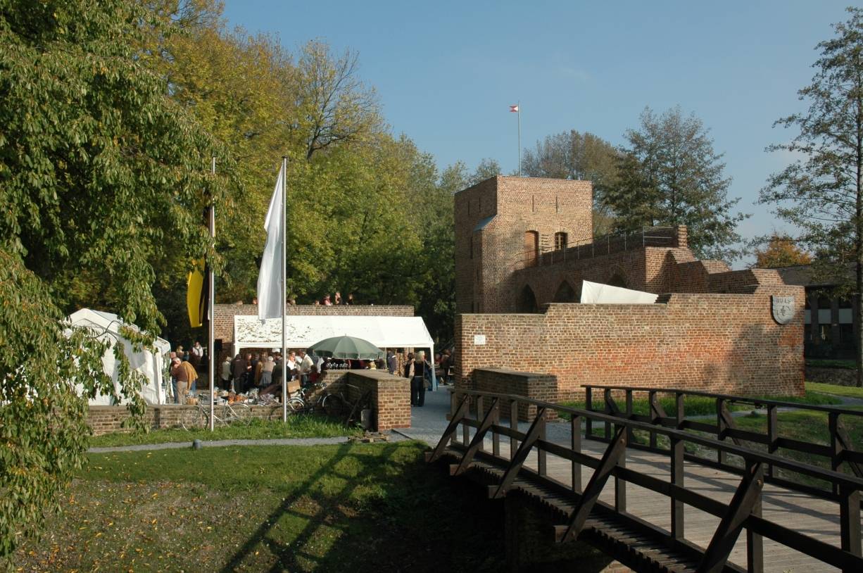 Marode Brücke: Erst im Juli kann die Stadt mit der Sanierung beginnen. Zu spät für das traditionelle Burgfest