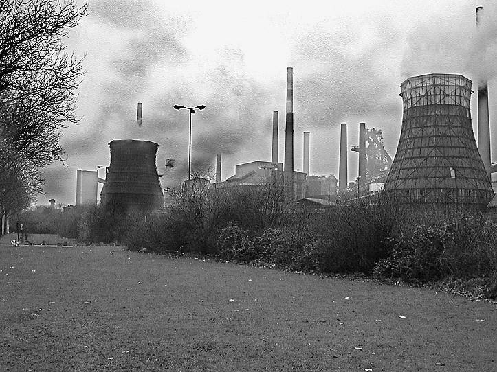 Im Jahr 2000 sah es dort häufig noch so wie auf diesem Foto aus. Da gab es zum Beispiel die alte Kokerei noch.