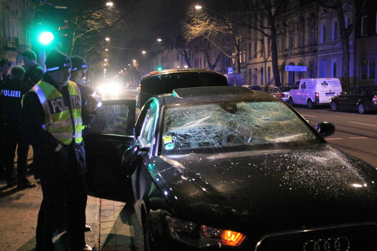 Sechs Verletzte bei Schlägerei auf Gladbacher Straße