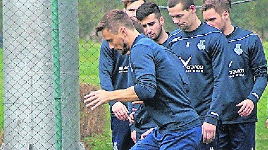 James Holland: das gute Omen von Ilia Gruev.