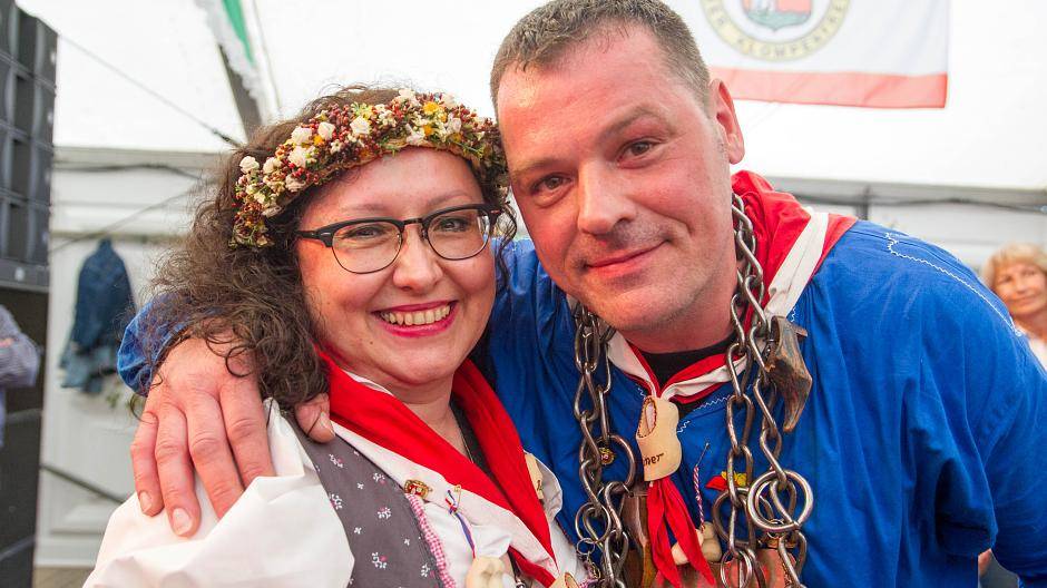 Rainer Kiepen mit seiner Königin Marina wird die Klompenfreunde nun ein Jahr regieren.