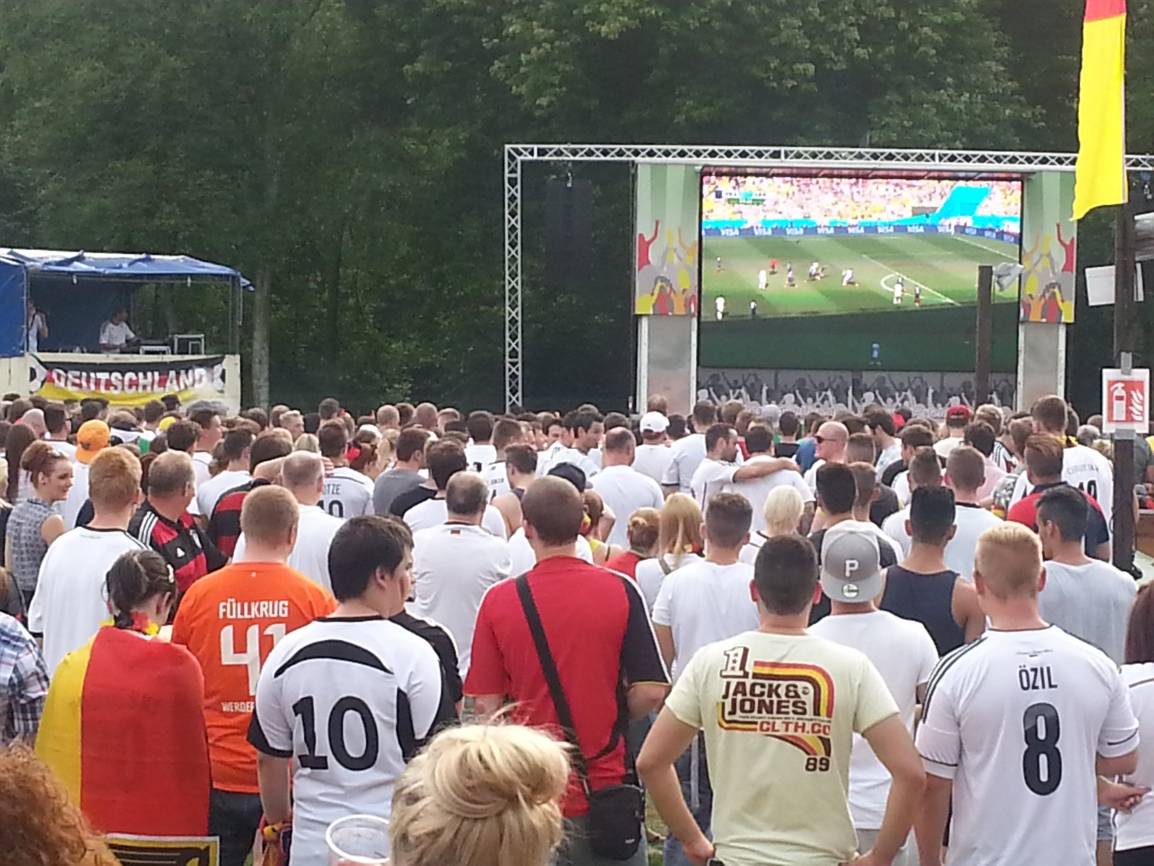  Ab Sonntag kann auf der Wiese am ENNI-Sportpark Rheinkamp wieder bei den Spielen mit deutscher Beteiligung mitgefiebert werden. 
