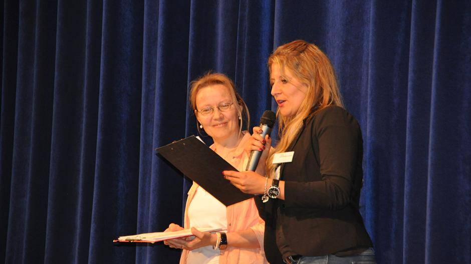 Beratungslehrerin Janine Leandro (rechts) und Abteilungsleiterin Dorothee Lauterbach...
