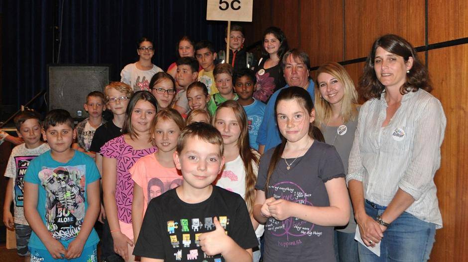 Die „5c“ mit den Lehrerinnen Anke Rothkopf, Janina Möller und Petra...