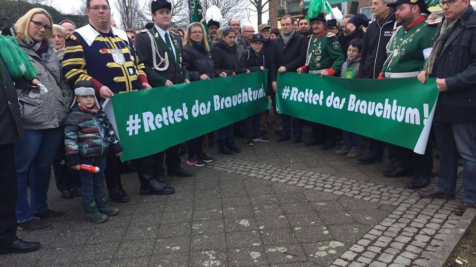 Demo gegen Bunker-Wohnprojekt