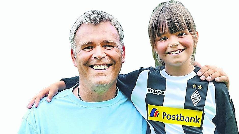 Trainer Uwe Laaser und Spielerin/ Tochter Laura von BW Concordia Viersen.