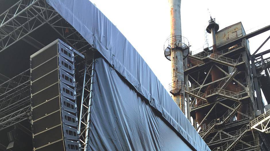 Ein Hingucker: Die Bühne am...