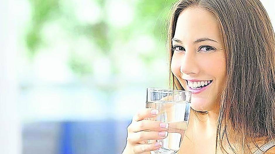  Reichlich trinken ist das A und O, wenn man den Körper von Schlacken befreien möchte.  