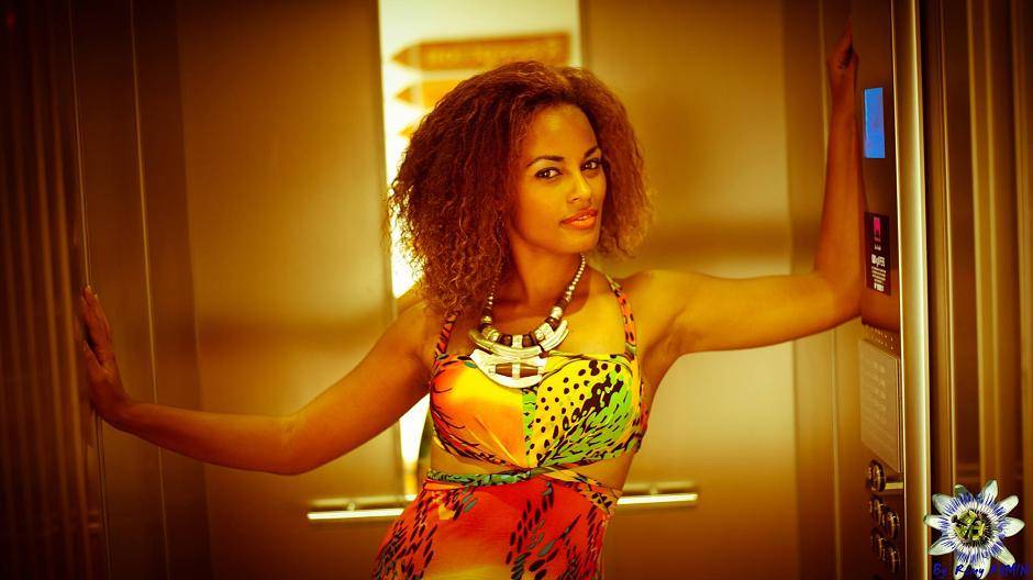 Sheryna will die erste Miss Universe Germany aus NV werden