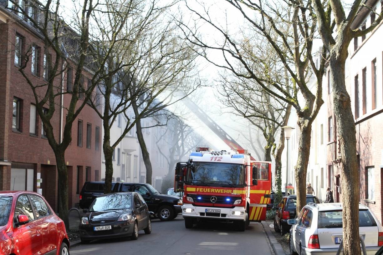 Drei Brände in Krefeld: 98-Jährige rettet sich selbst