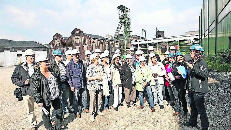 Anja Sommer führt schon seit längerem Interessierte über das Gelände der ehemaligen Zeche Lohberg und durch die angrenzende Gartenstadt.
