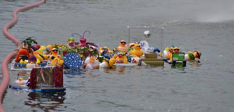 Im dichten Pulk der Promienten konnte das Stadt-Panorama-Ententier jedoch keinen...