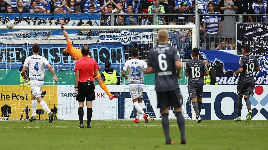 Man of the Match Mark Flekken rettet in höchster...