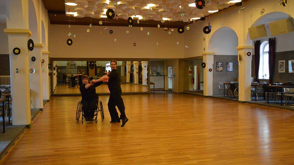 Rollstuhltanz erfordert Kraft und...