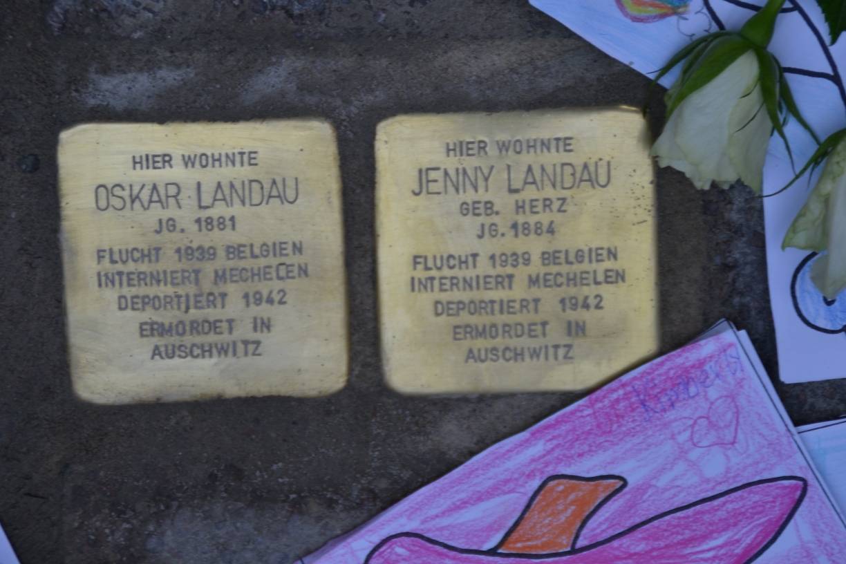 Weitere Stolpersteine verlegt: Shalom für die Zukunft