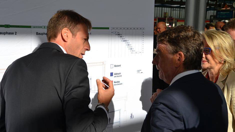 Projektleiter Christian Jüngling erläutert die...