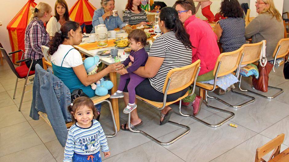  Glückliche Kinder, glückliche Mütter: Der Plauderdienstag ist ein wichtiges Angebot für Mütter in der Stadtmitte. 