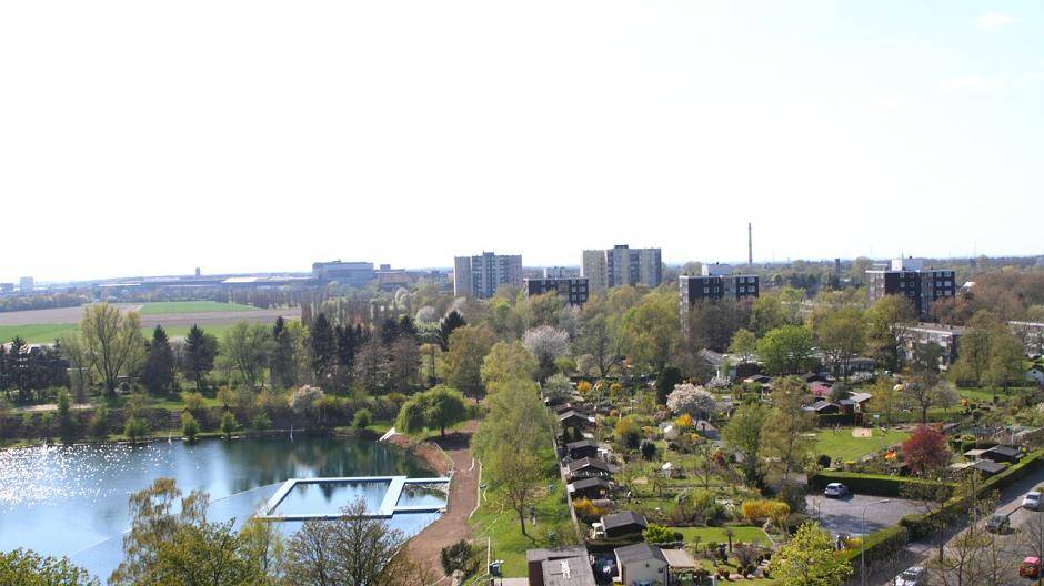 Kranwagen-Blick über Fischeln