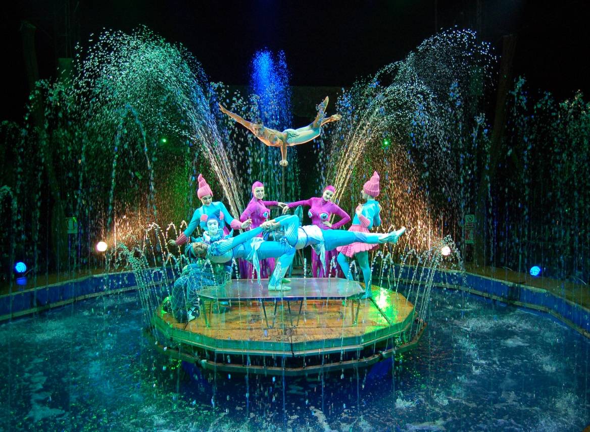Wir verlosen Karten für den Circo Aquatico: Fontänen, Fantasie, Fabelwesen