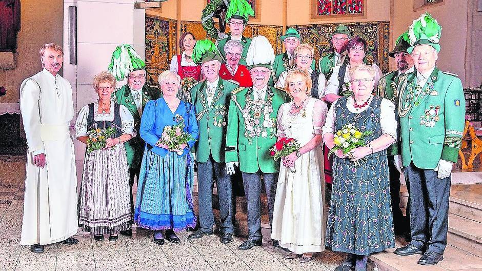  Die Throngesellschaft der Neumühler Schützen im Jubiläumsjahr freut sich auf vier gesellig-spannende Schützentage. 