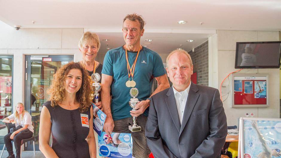 Yildiz Vogelaar (Klartext für Kinder), Bea Filipiak (Platz 1 bei den Frauen), Dieter Klesch (Platz 1 bei den Männern) und Frank Fünders (ENNI).