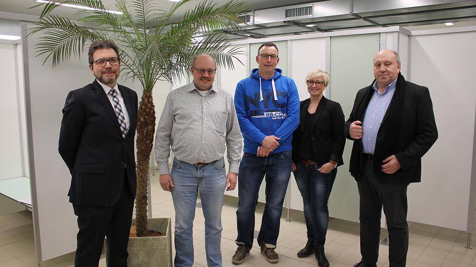 Von links nach rechts: Erik Ix (Geschäftsführer Gemeindewerke Grefrath), Prokurist...
