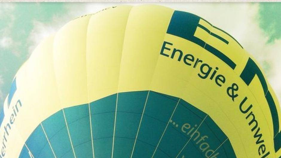 Abheben und den Niederrhein von oben genießen.