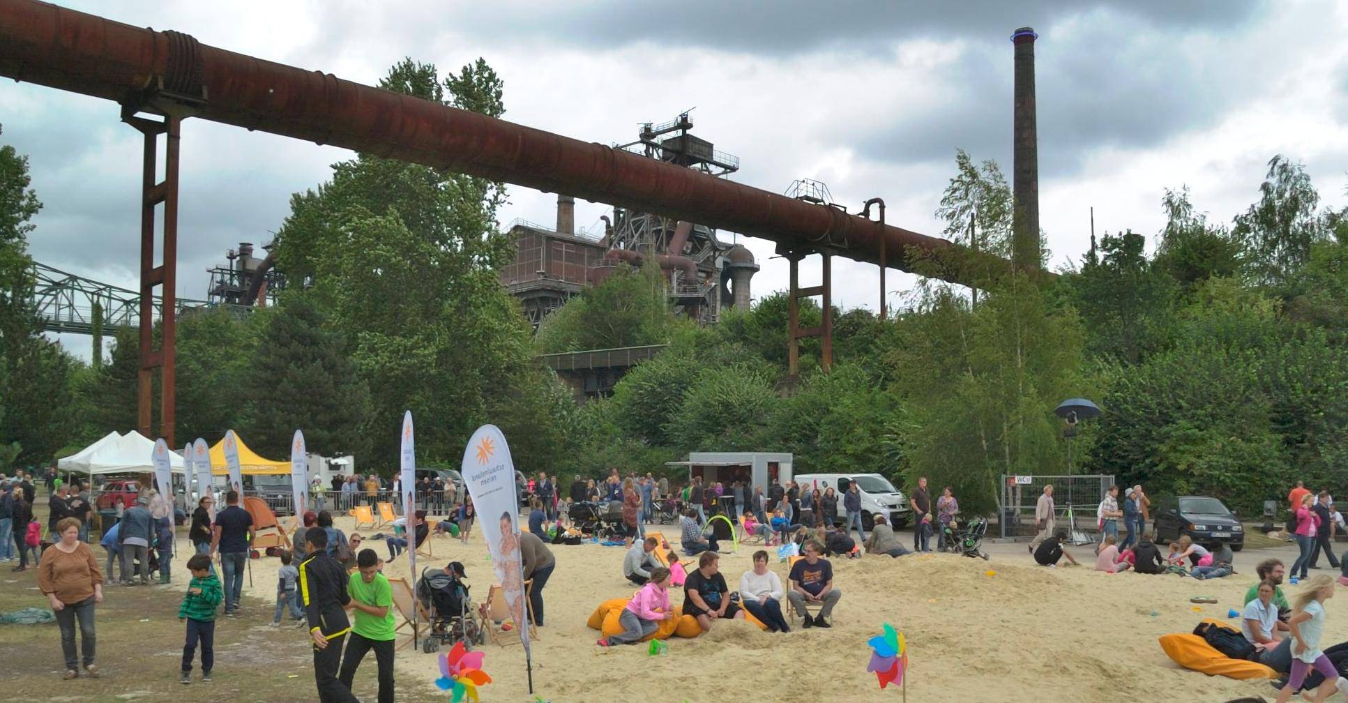 Doch auch für die Entspannung bleibt auf der Sandfläche vor der Burg...