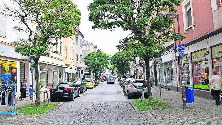 An Kaiser- und Kronprinzenstraße in Friemersheim konzentrieren sich Gastronomie und der Einzelhandel. Zum „Heimatshoppen“ darf hier auf Schnäppchenjagd gegangen werden.