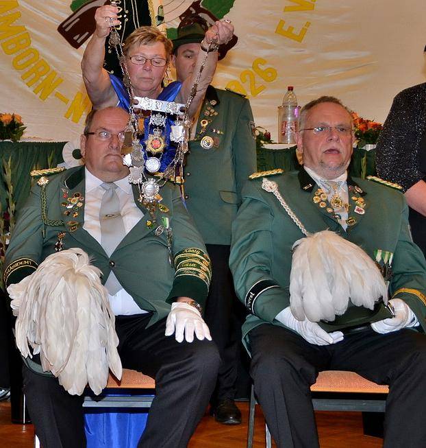 ... den neuen König Lothar Horbach. Dieser ist nun König für...