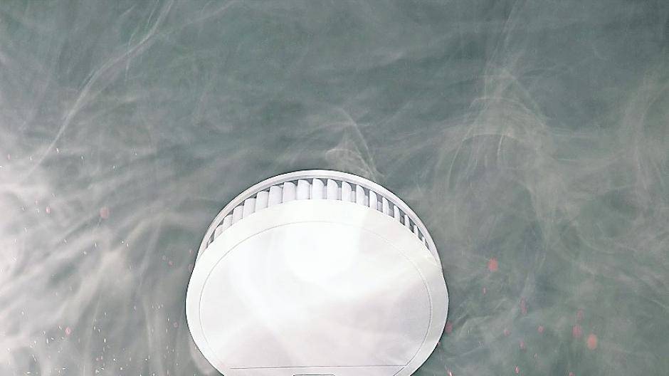  Wenn es in einer Wohnung brennt, wird es innerhalb weniger Minuten extrem heiß. An der Decke können schnell um die 500 Grad herrschen.  