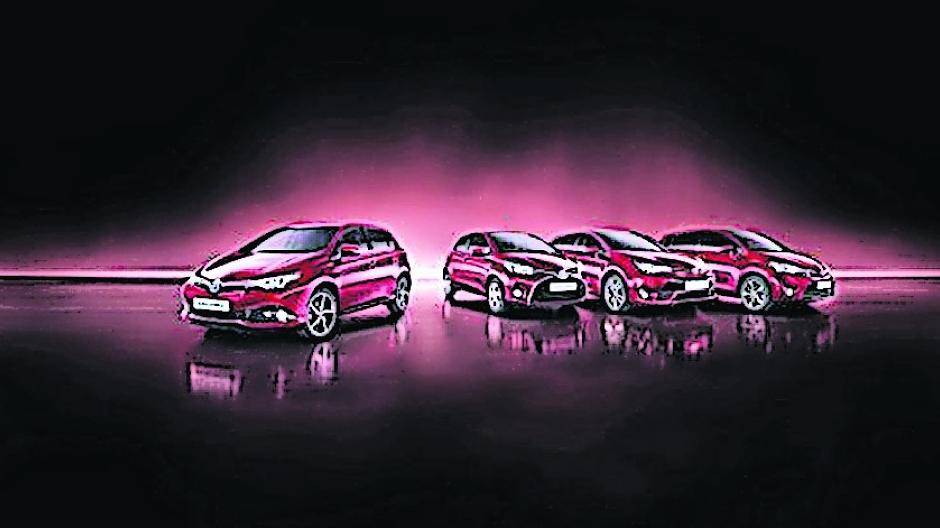  Neue Lackierung „Tokiorot perleffekt“ und zusätzliche Felgendesigns, die Toyota Modelle im neuen Jahr. 