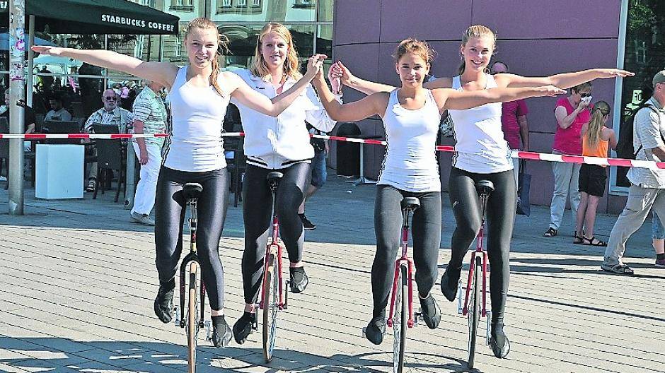  Nicht nur per Einrad gab es Bewegung. 