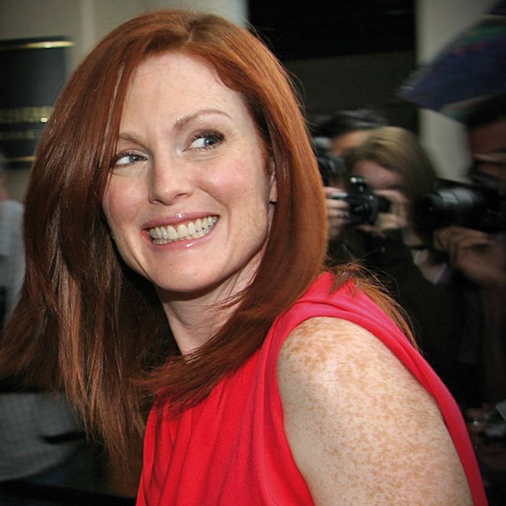  Schütze-Frau: Schauspielerin Julian Moore (03.12.1960) Dem Schützen gehört die Welt. Er ist offenherzig, optimistisch, sieht in allem das Gute und hat für jedes Problem eine Lösung parat. wwp 