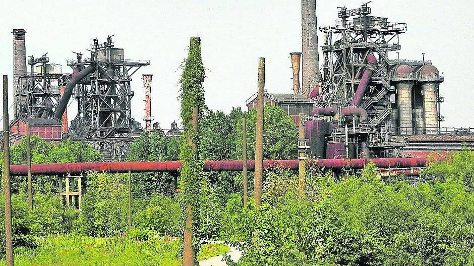  Rund 13 Minuten Fußweg liegen zwischen der WoGe Ruhrgebiet Gästewohnung in der Maxstraße und dem Haupteingang zum Landschaftspark Nord. Die (fast) einmalige Kombination aus alter Industrie und vielfältigster Pflanzenwelt lädt jährlich rund eine Millionen Menschen zum Besuch nach Duisburg ein. 