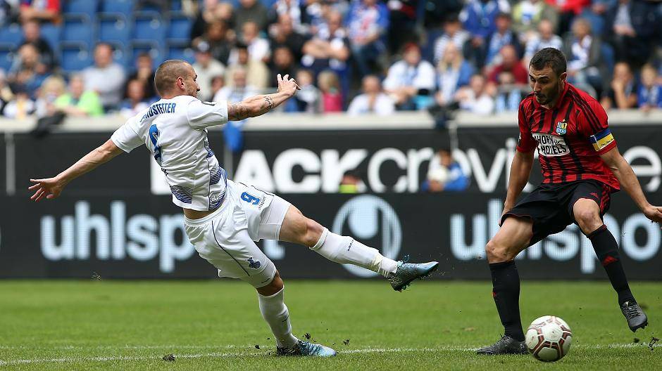  Brandstetter zieht sehenswert ab zum 1:0. 