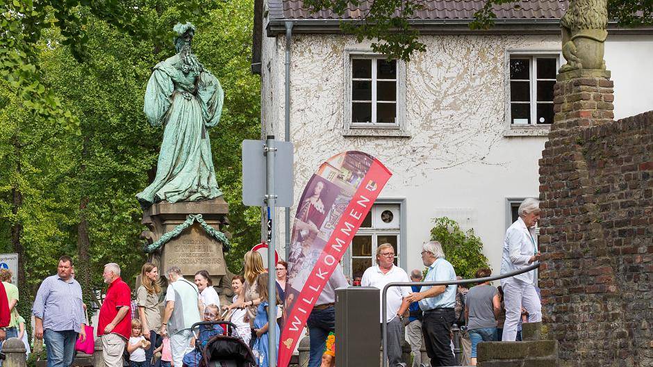 Moerser Schlossfest mit Theaterfest