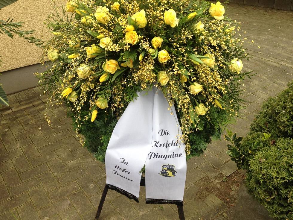 Trauerfeier in Krefeld: Bewegender Abschied von Uli Hahnen